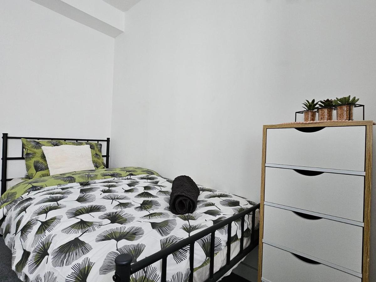 Guest House - Close To All Amenities Northampton Ngoại thất bức ảnh