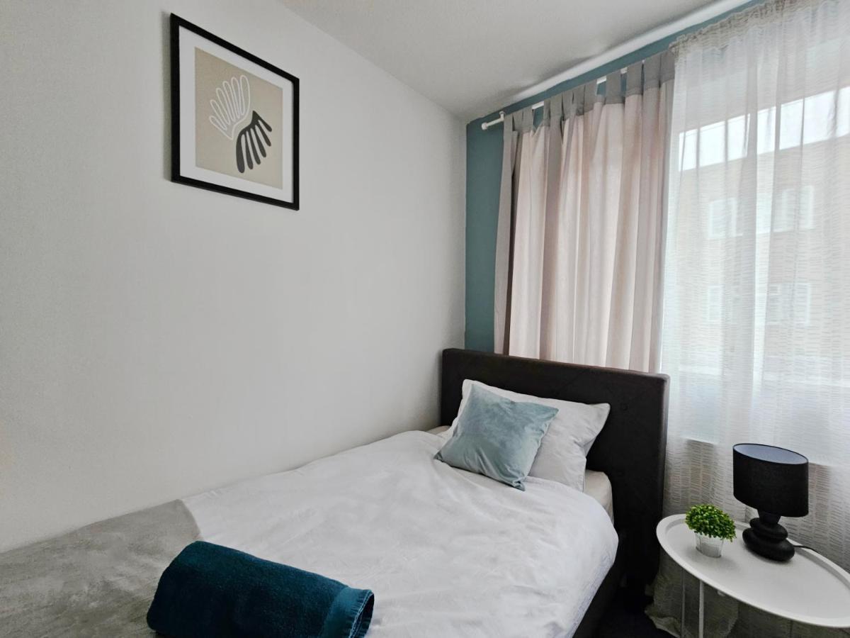 Guest House - Close To All Amenities Northampton Ngoại thất bức ảnh